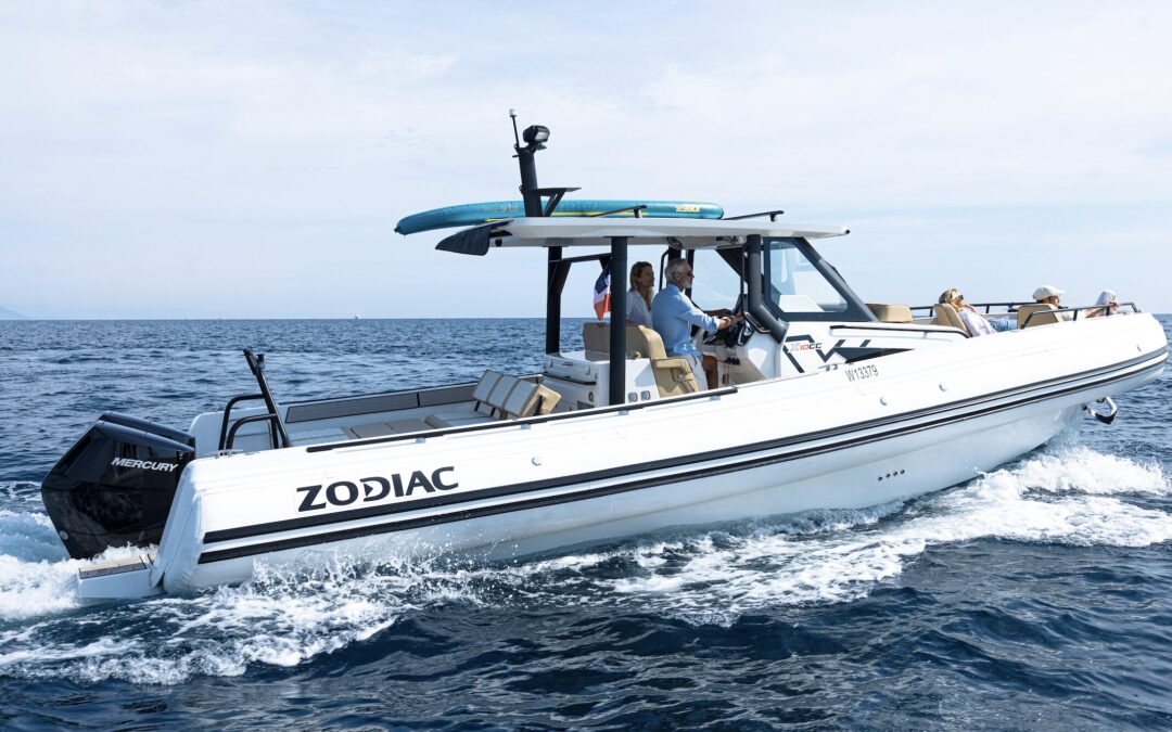 Bateau & semi-rigide à Saint-Tropez – Évasion sur mesure Azur Dream 