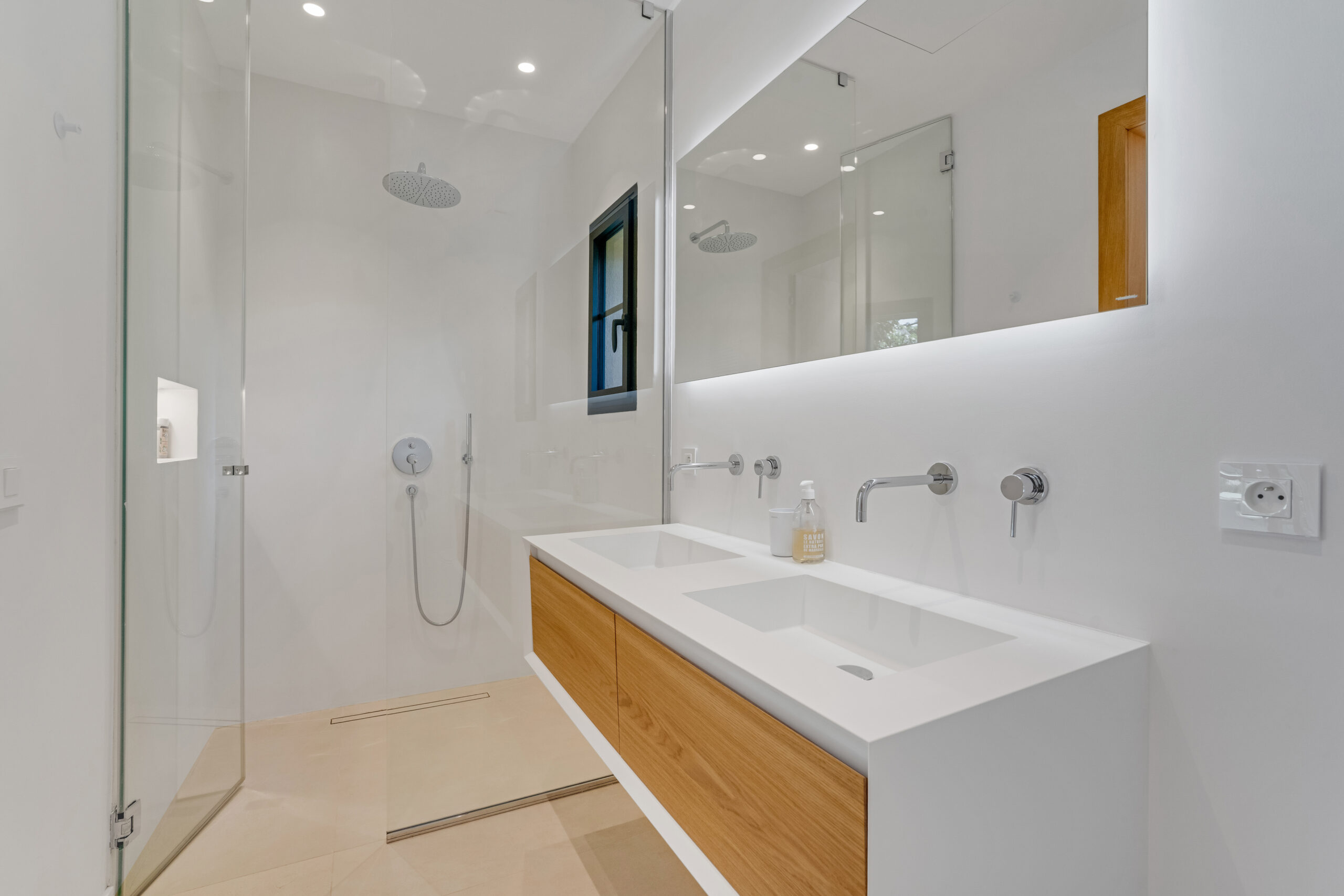 Contemporary bathroom with walk-in shower at Villa Charlotte