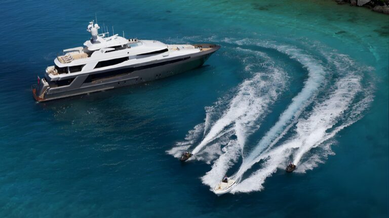 MUCHOS MAS luxury yacht charter in the Caribbean, photo 4 – Azur Dream Saint-Tropez