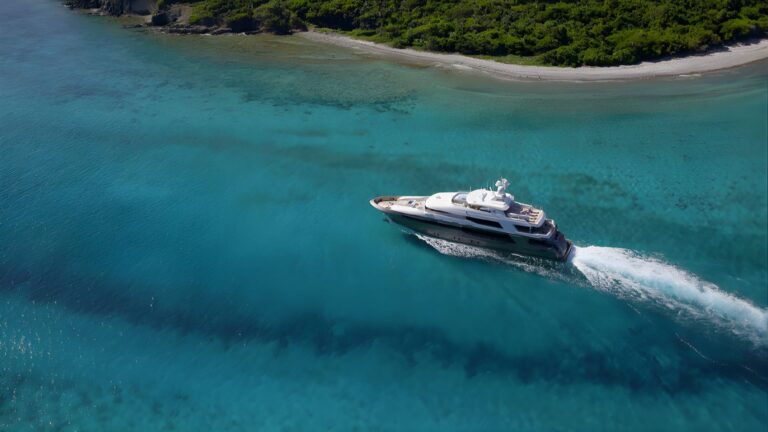 MUCHOS MAS luxury yacht charter in the Caribbean, photo 2 – Azur Dream Saint-Tropez
