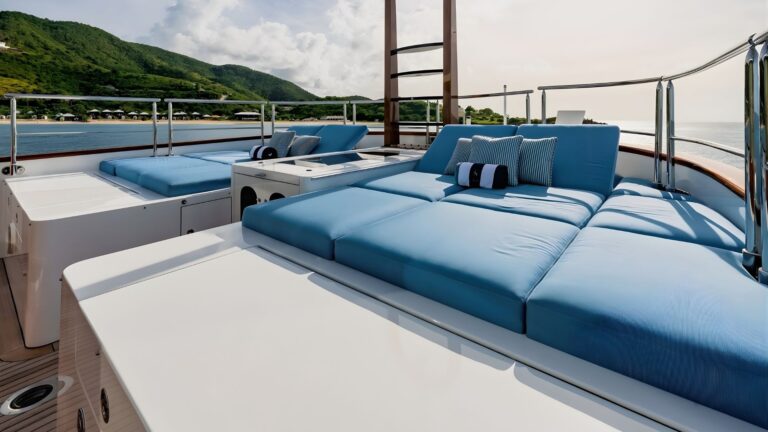 NADAN 46.1 m luxury yacht charter, photo 7 – Azur Dream Saint-Tropez