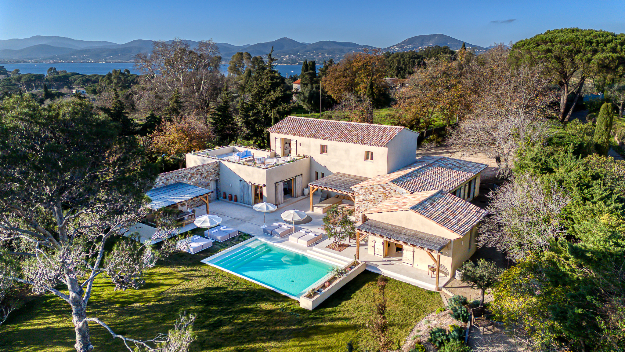 Aerial view of Villa Nu and its pool in Saint-Tropez