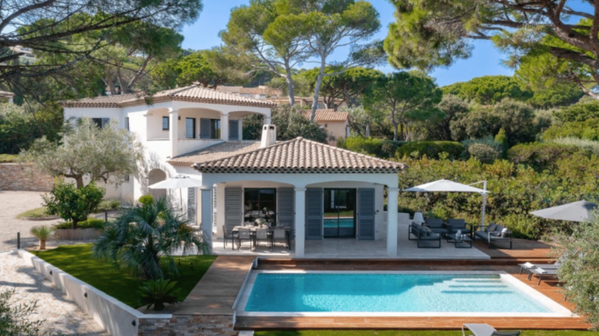 Luxury villa for rent in Les Salins, Saint-Tropez, with pool and garden