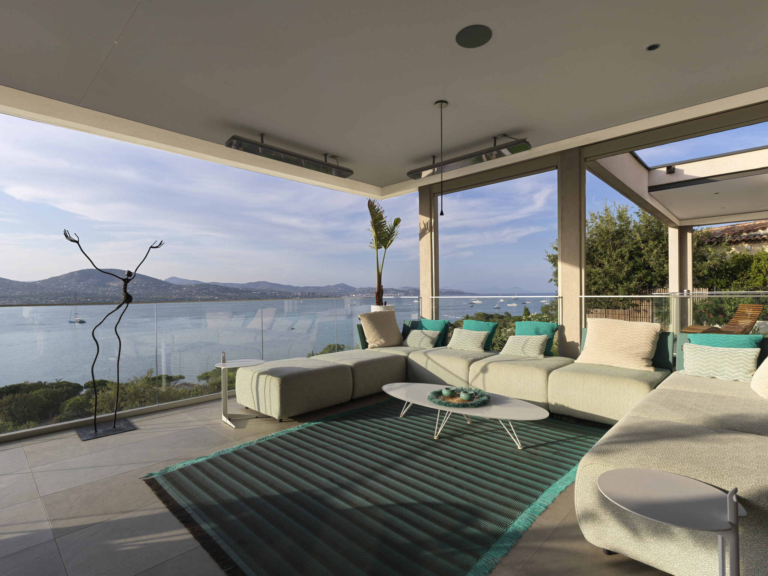 VILLA AZUR vue sur la mer aux portes de saint tropez
