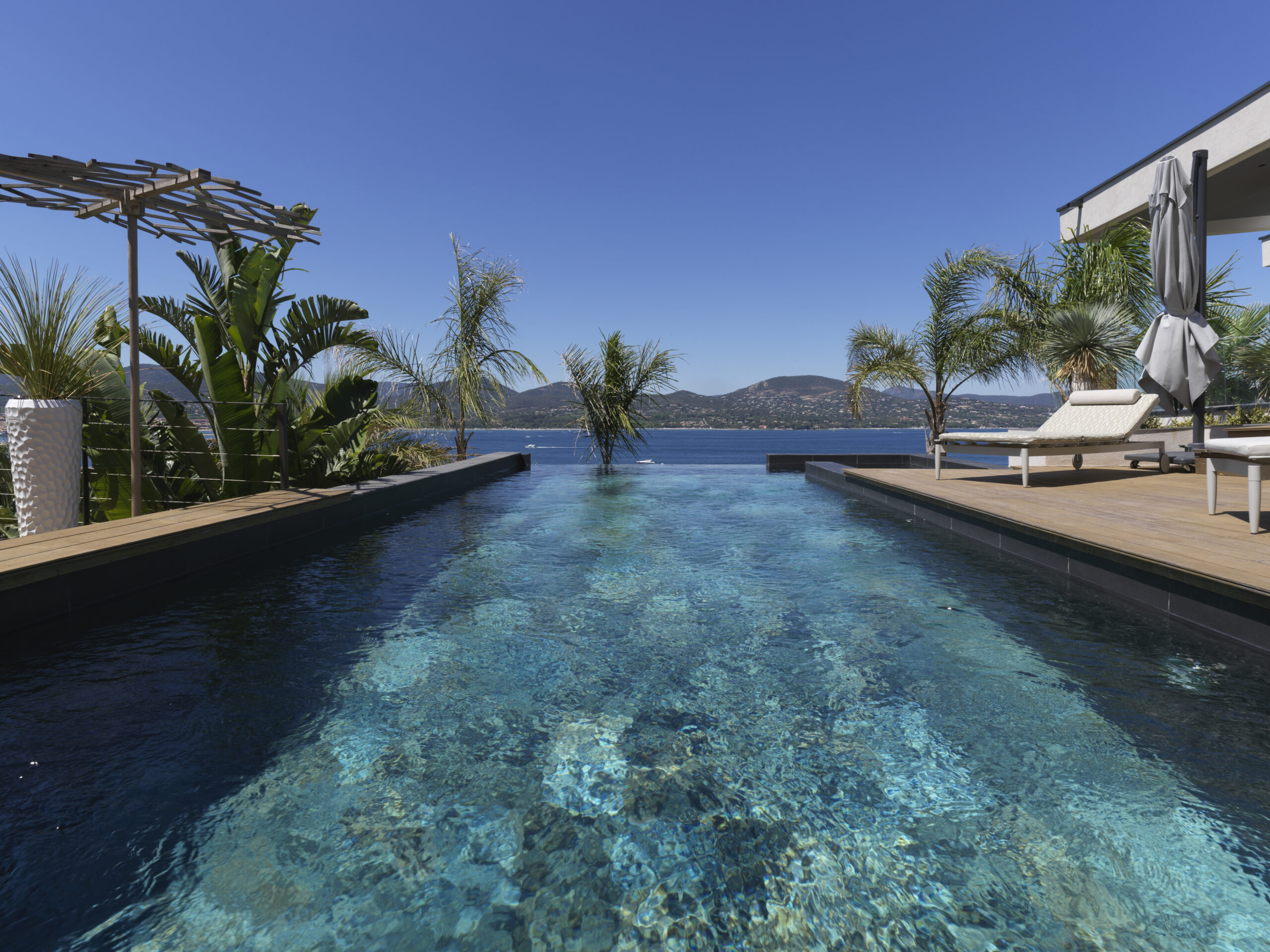 VILLA AZUR vue sur la mer aux portes de saint tropez