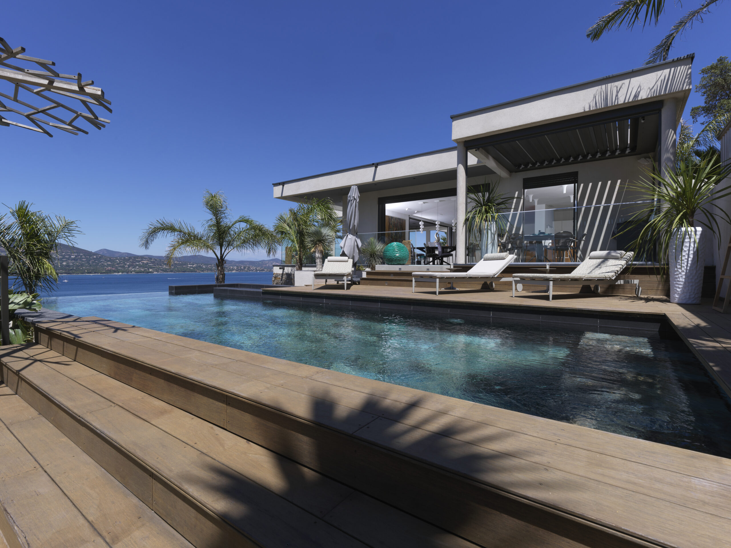 VILLA AZUR vue sur la mer aux portes de saint tropez