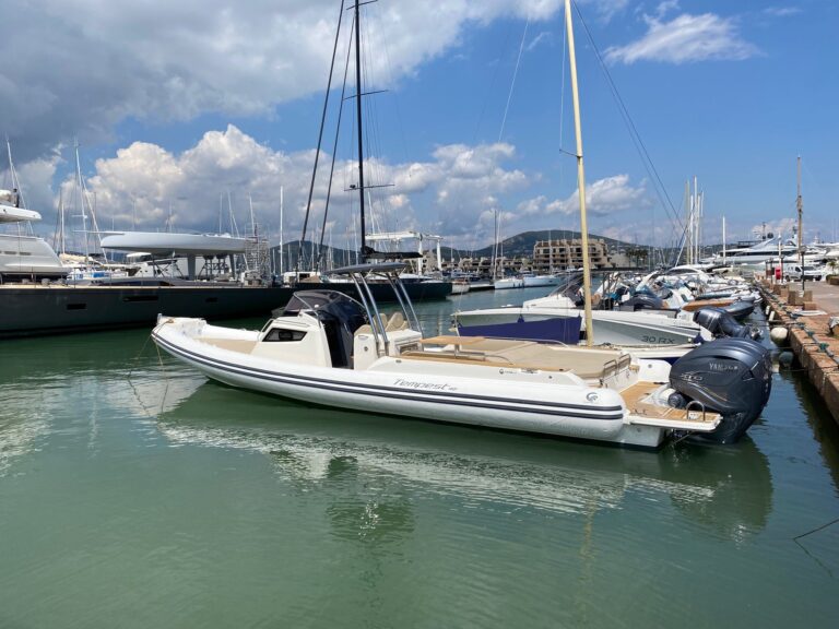 Capelli Tempest 40 Revenge boat rental Saint-Tropez – Azur Dream Saint-Tropez