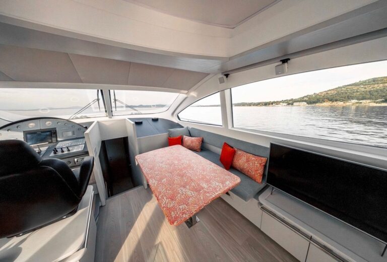 Yacht M/Y AICON 72 SL à louer à Saint-Tropez avec équipage, photo 7