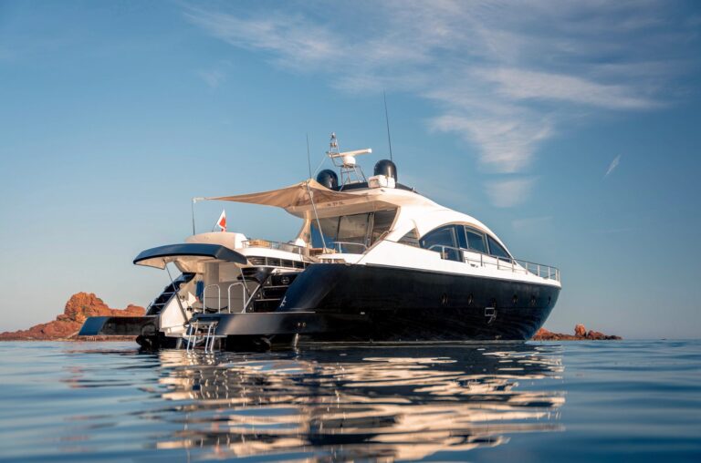 Yacht M/Y AICON 72 SL à louer à Saint-Tropez avec équipage, photo 9