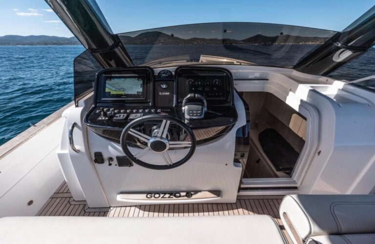 Yacht M/Y APREAMARE GOZZO 35 à louer à Saint-Tropez avec équipage, photo 12