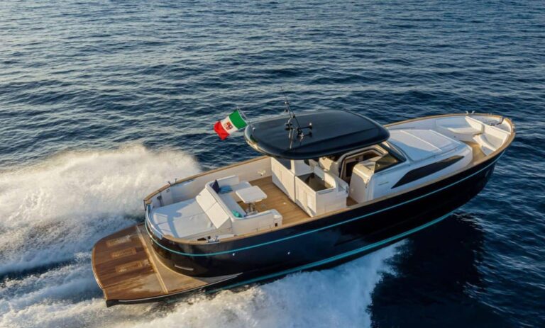 Location yacht M/Y GOZZO 45 Saint-Tropez – Azur Dream Saint-Tropez