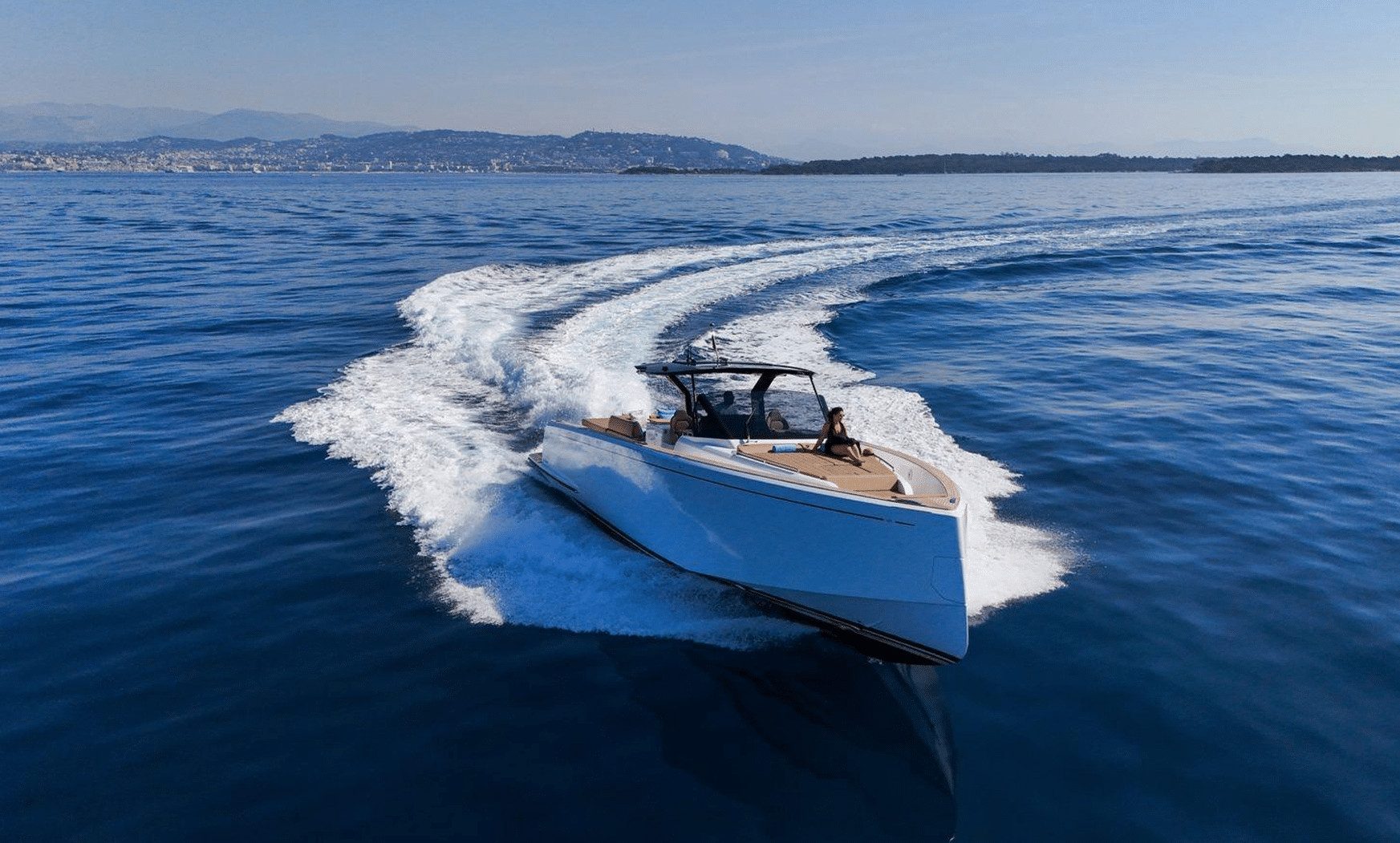 Location yacht M/Y PARDO 50 WHITE Saint-Tropez – Azur Dream Saint-Tropez