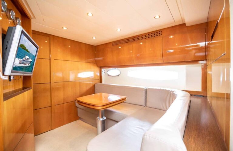Yacht M/Y PERSHING 56 à louer à Saint-Tropez avec équipage, photo 3