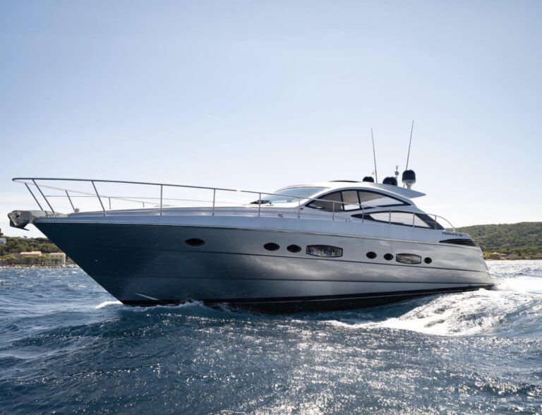Yacht M/Y PERSHING 56 à louer à Saint-Tropez avec équipage, photo 4