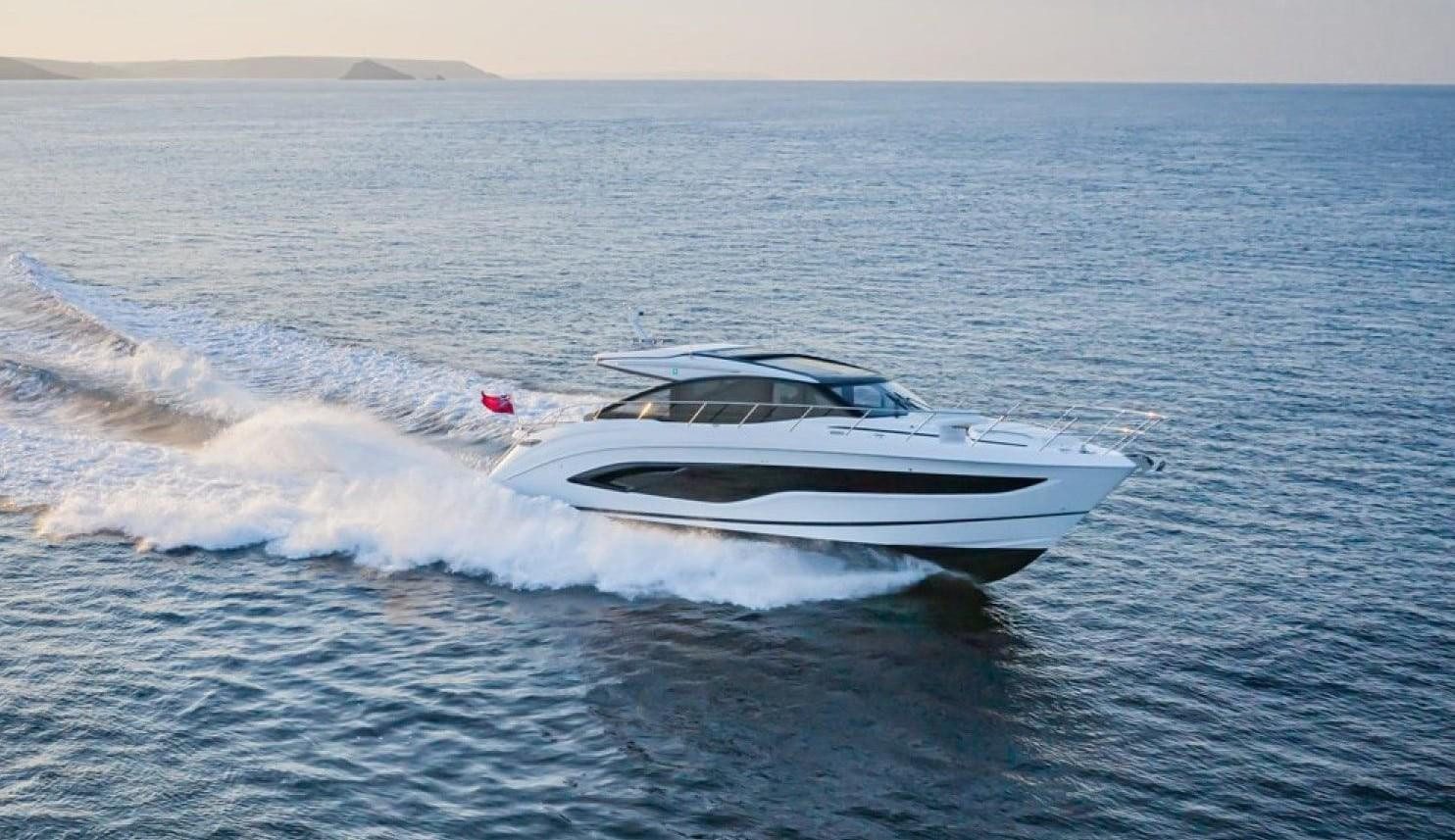 Location yacht M/Y PRINCESS V55 Saint-Tropez – Azur Dream Saint-Tropez