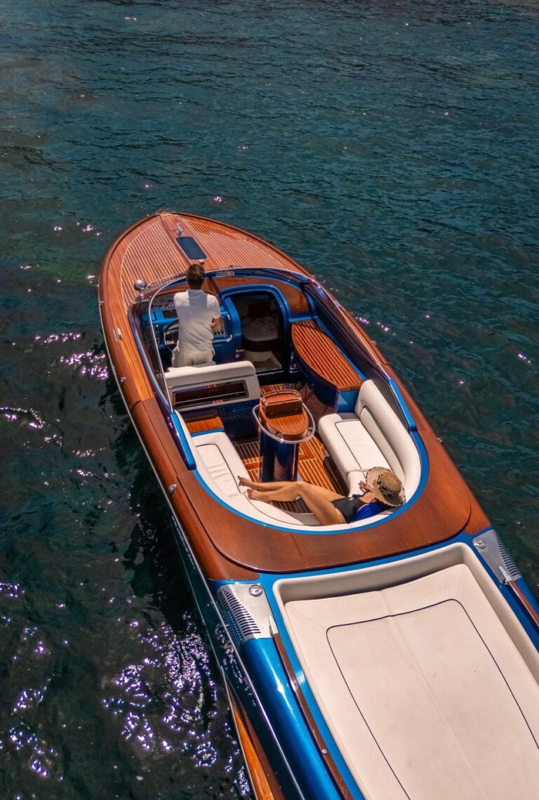 Yacht RIVA 3 SUPER AQUARIVA à louer à Saint-Tropez avec équipage, photo 10