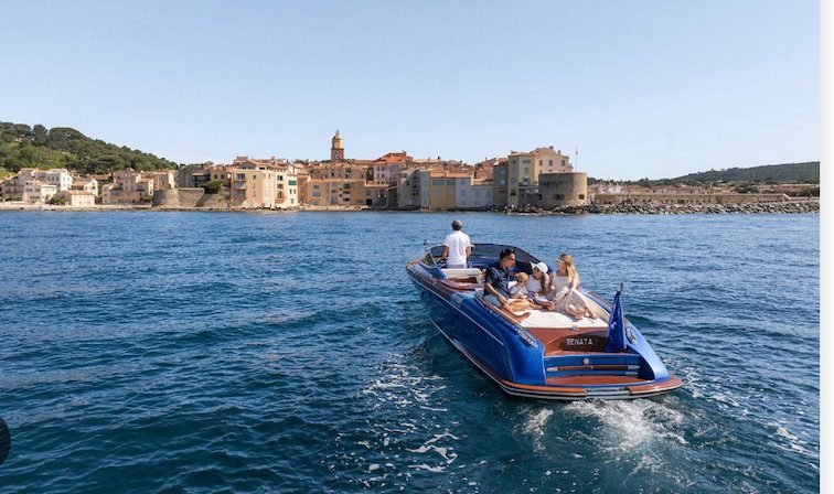 Yacht RIVA 3 SUPER AQUARIVA à louer à Saint-Tropez avec équipage, photo 12