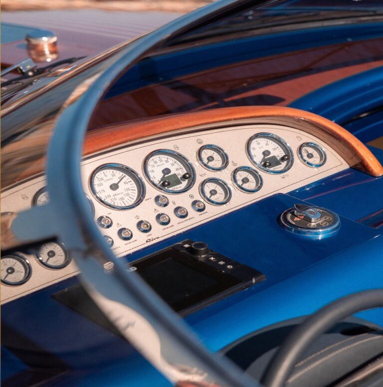Yacht RIVA 3 SUPER AQUARIVA à louer à Saint-Tropez avec équipage, photo 5