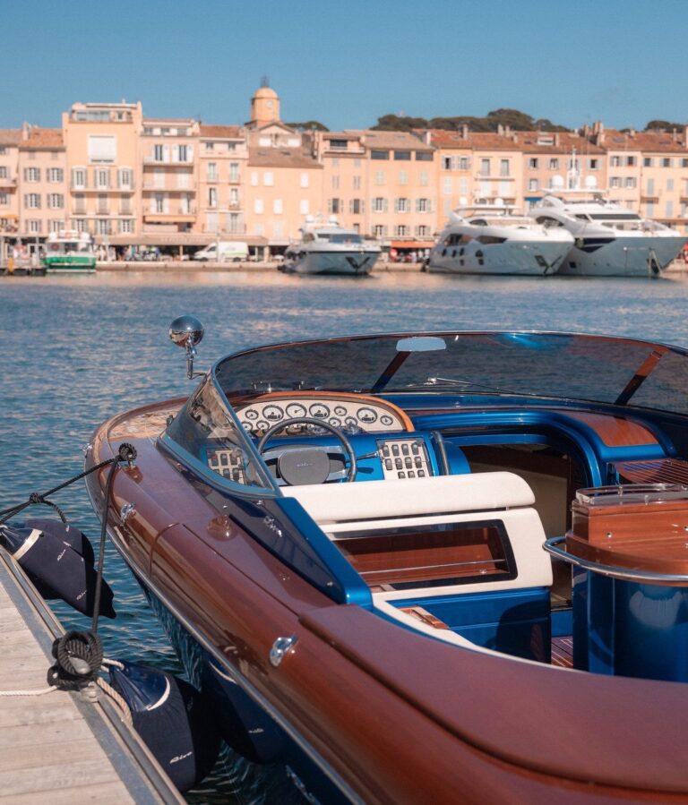 Yacht RIVA 3 SUPER AQUARIVA à louer à Saint-Tropez avec équipage, photo 6