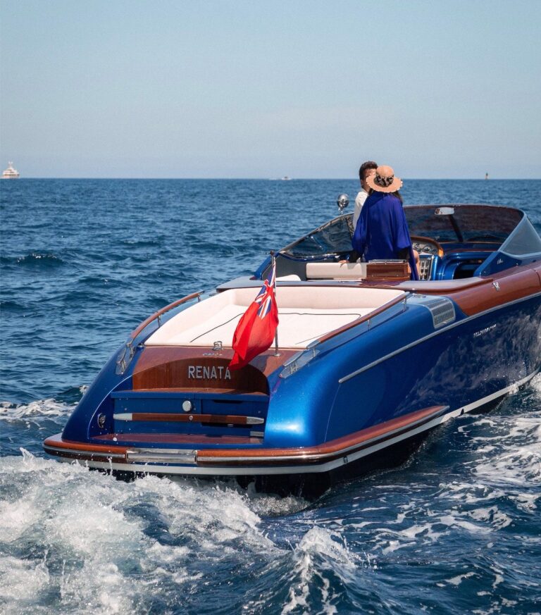 Yacht RIVA 3 SUPER AQUARIVA à louer à Saint-Tropez avec équipage, photo 7