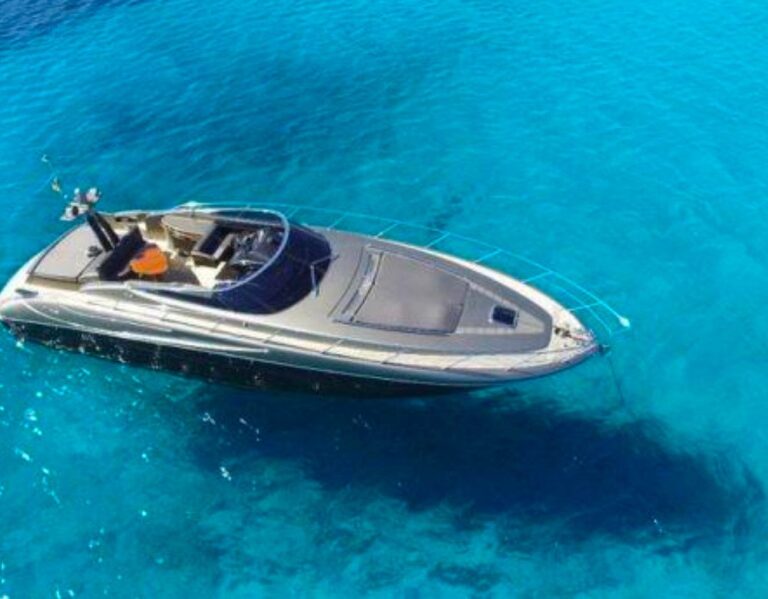 Yacht M/Y RIVA RIVALE 52 à louer à Saint-Tropez avec équipage, photo 5