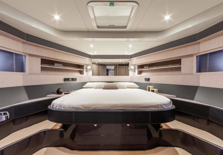 Yacht M/Y RIVA VIRTUS 63 à louer à Saint-Tropez avec équipage, photo 10