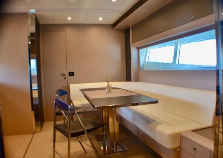 Yacht M/Y RIVA VIRTUS 63 à louer à Saint-Tropez avec équipage, photo 12