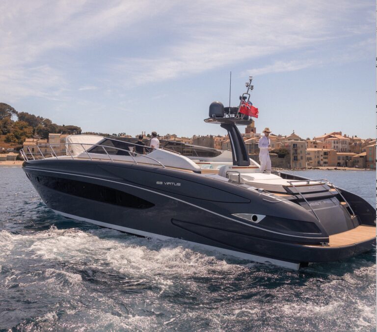 Yacht M/Y RIVA VIRTUS 63 à louer à Saint-Tropez avec équipage, photo 6