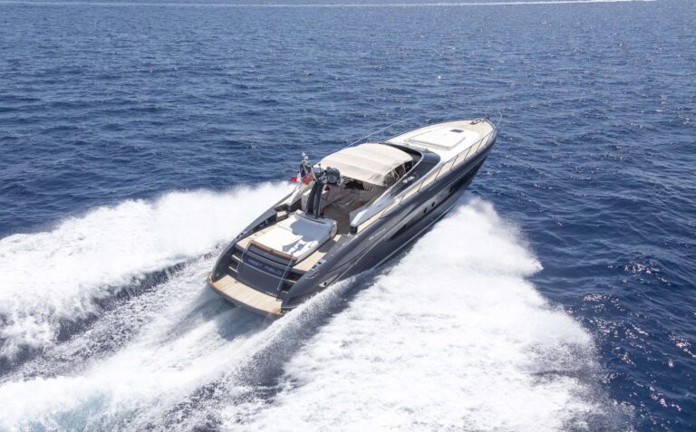 Day boat rental – Azur Dream Saint-Tropez