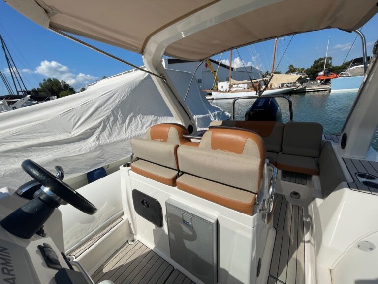 Zodiac Medline 7.5 Key Largo boat rental Saint-Tropez – Azur Dream Saint-Tropez