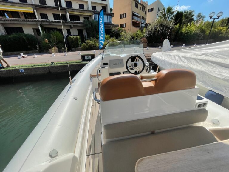 Zodiac Medline 7.5 Key Largo boat rental Saint-Tropez – Azur Dream Saint-Tropez