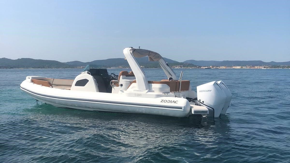 Zodiac Medline 9 Enzo boat rental Saint-Tropez – Azur Dream Saint-Tropez