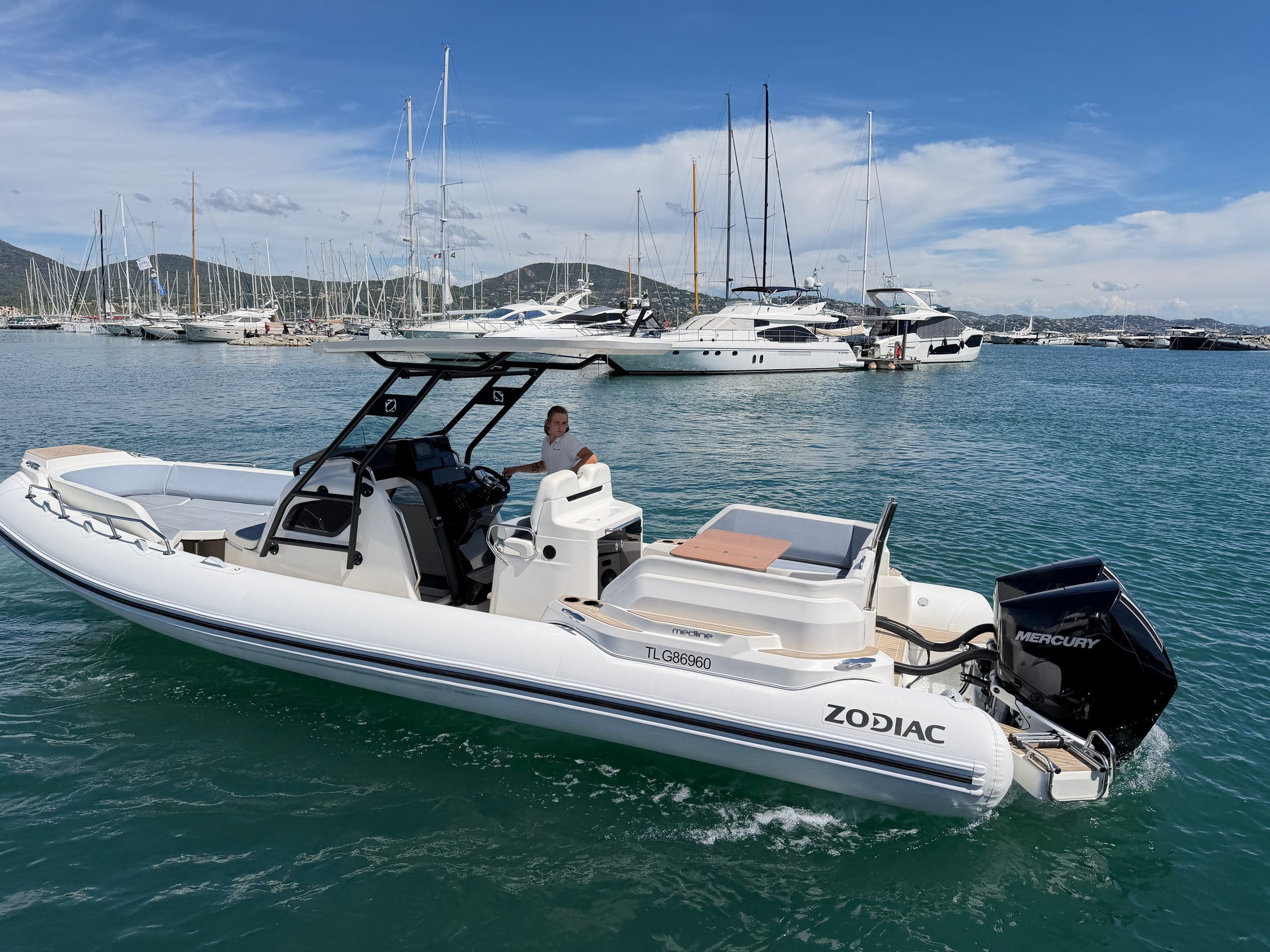 Zodiac Medline 9 Hard Top KB boat rental Saint-Tropez – Azur Dream Saint-Tropez