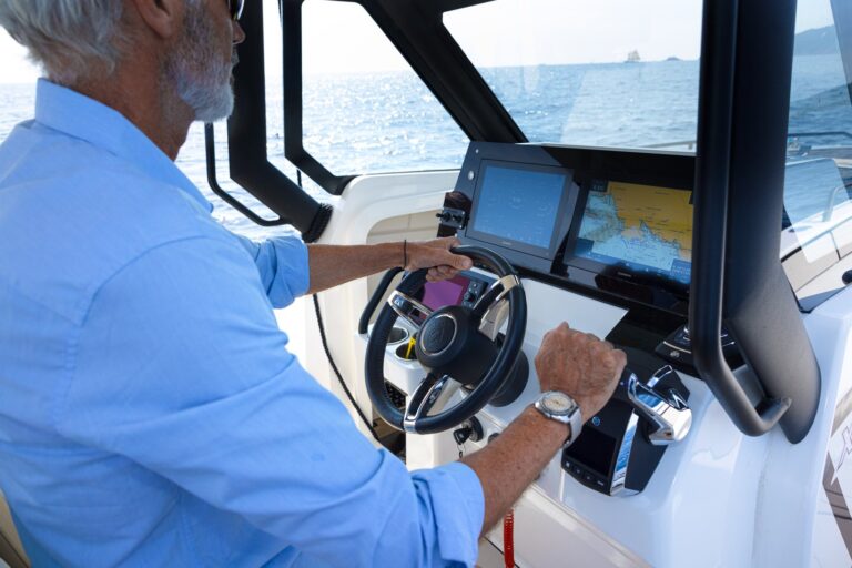 Zodiac X10CC Grim’s boat rental Saint-Tropez – Azur Dream Saint-Tropez