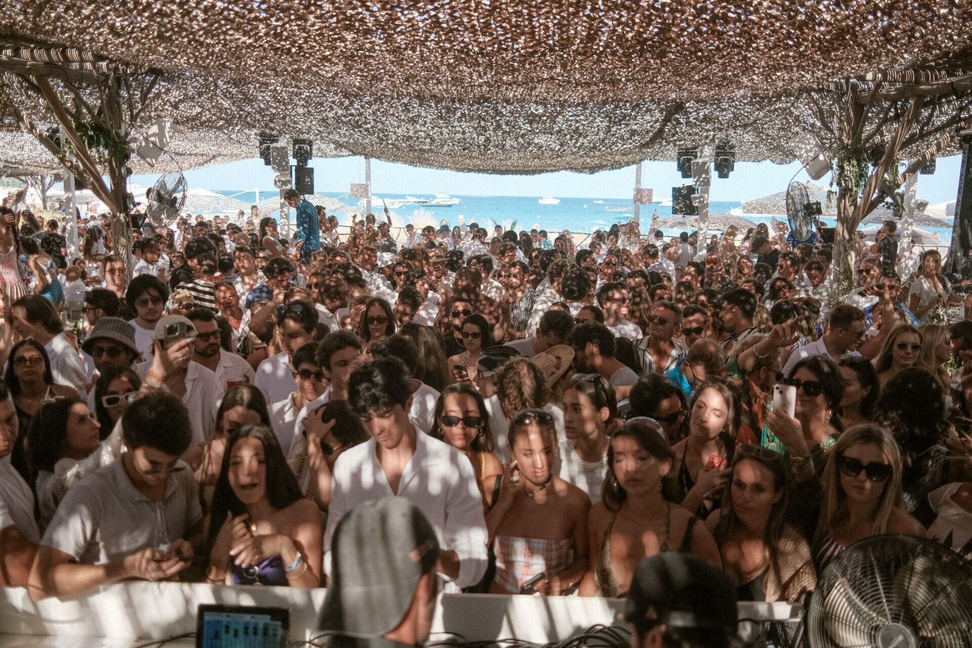 L’ambiance festive de Shellona sur la plage de Pampelonne