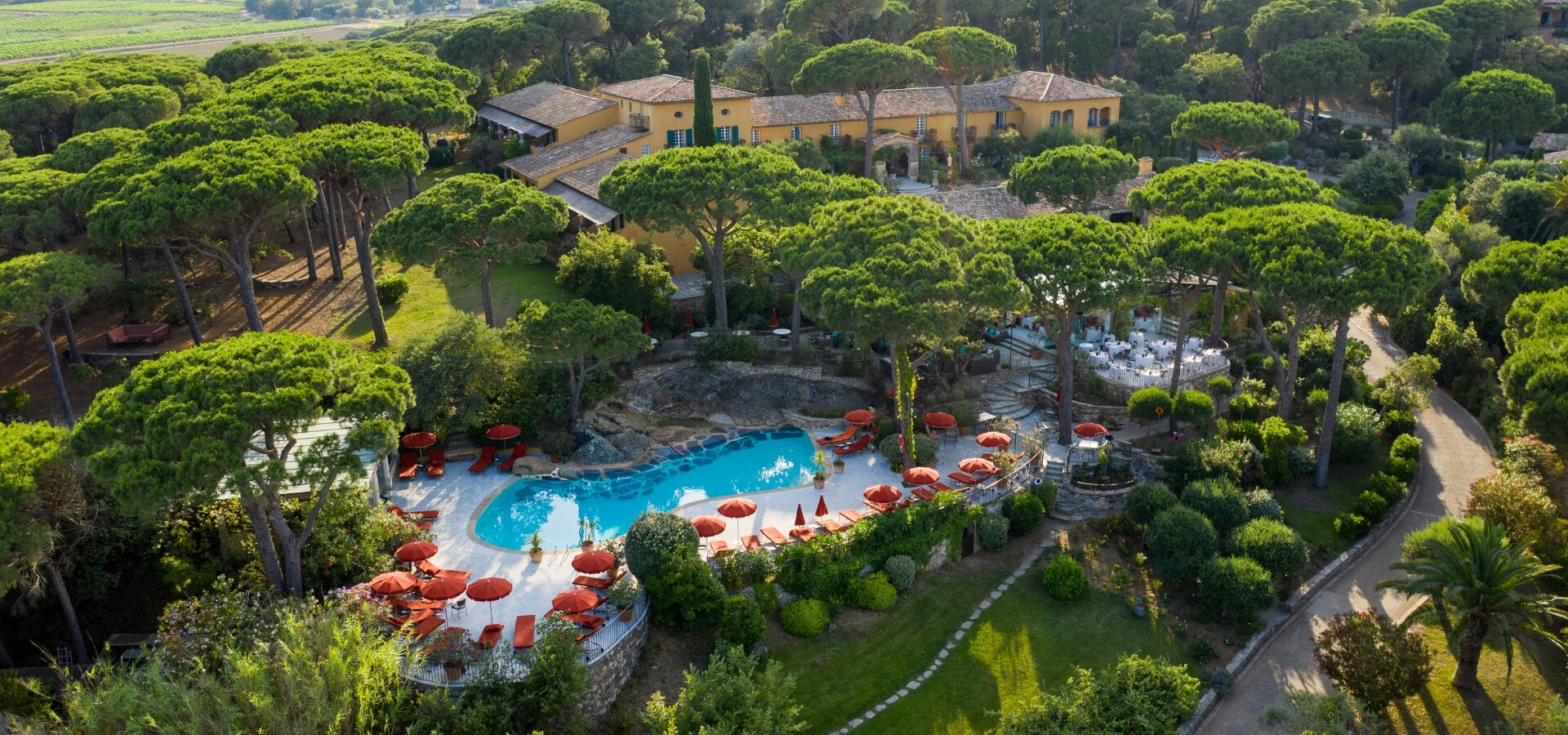 Villa Marie, Ramatuelle — Une maison italienne nichée dans les pins, avec vue sur la baie de Pampelonne